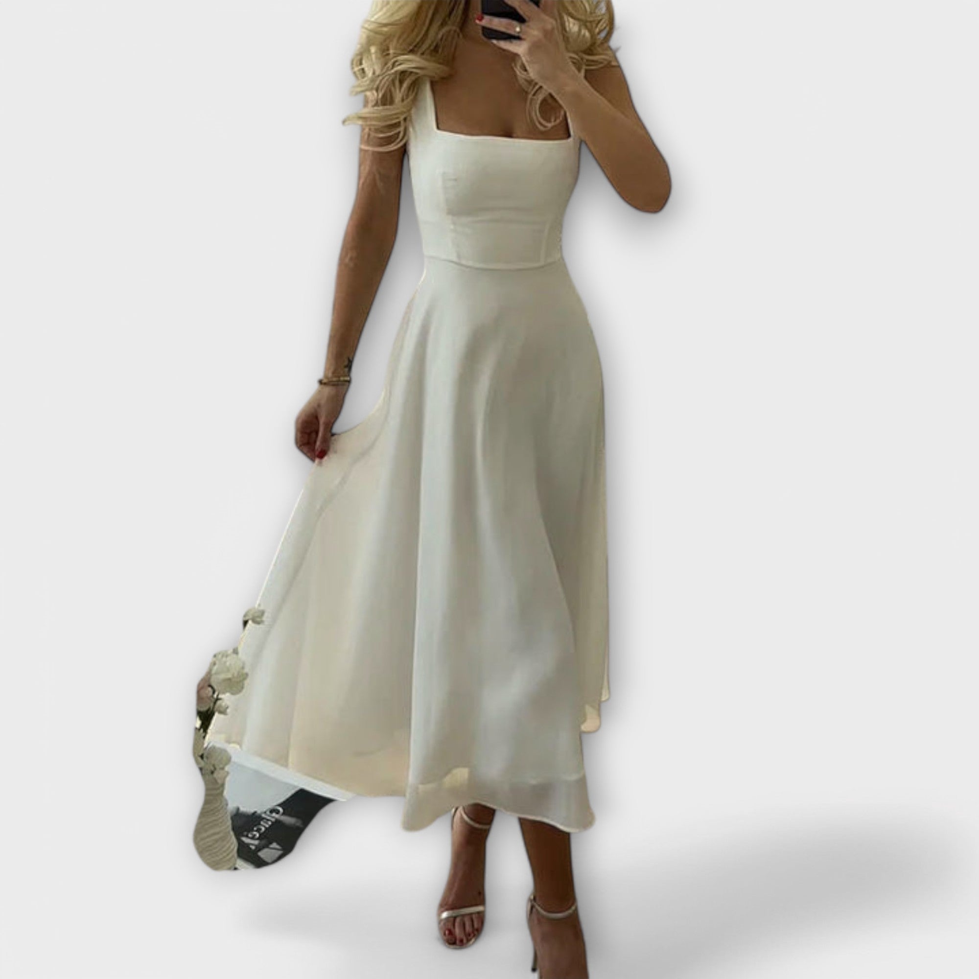 Elegant strapless dress