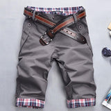 Heidi – High-quality shorts with a belt and checkered pattern