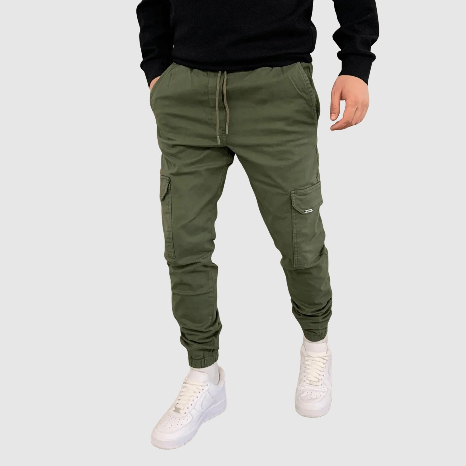 Gergely – Stylish and practical cargo pants