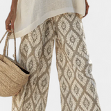 Boho Chic Daisy Set: Long blouse and printed trousers for a unique style