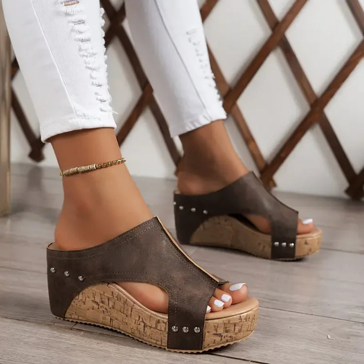 Judit - High-quality sandals with heels