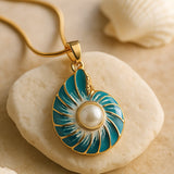 Mother-of-pearl Blue Mussel Necklace