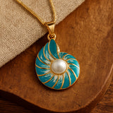 Mother-of-pearl Blue Mussel Necklace