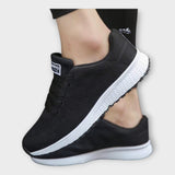 Sport shoes with non-slip sole
