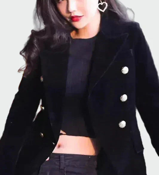 Réka - Elegant black coat