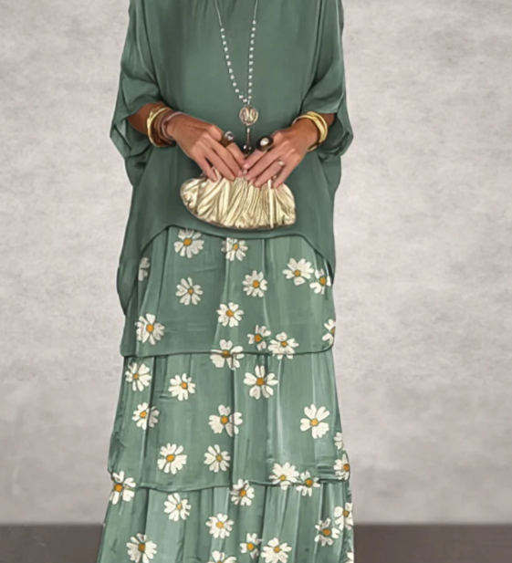 Lara – Elegant, Long, Loose-Fitting Dress