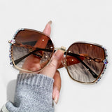 Women's sunglasses with gradient effect