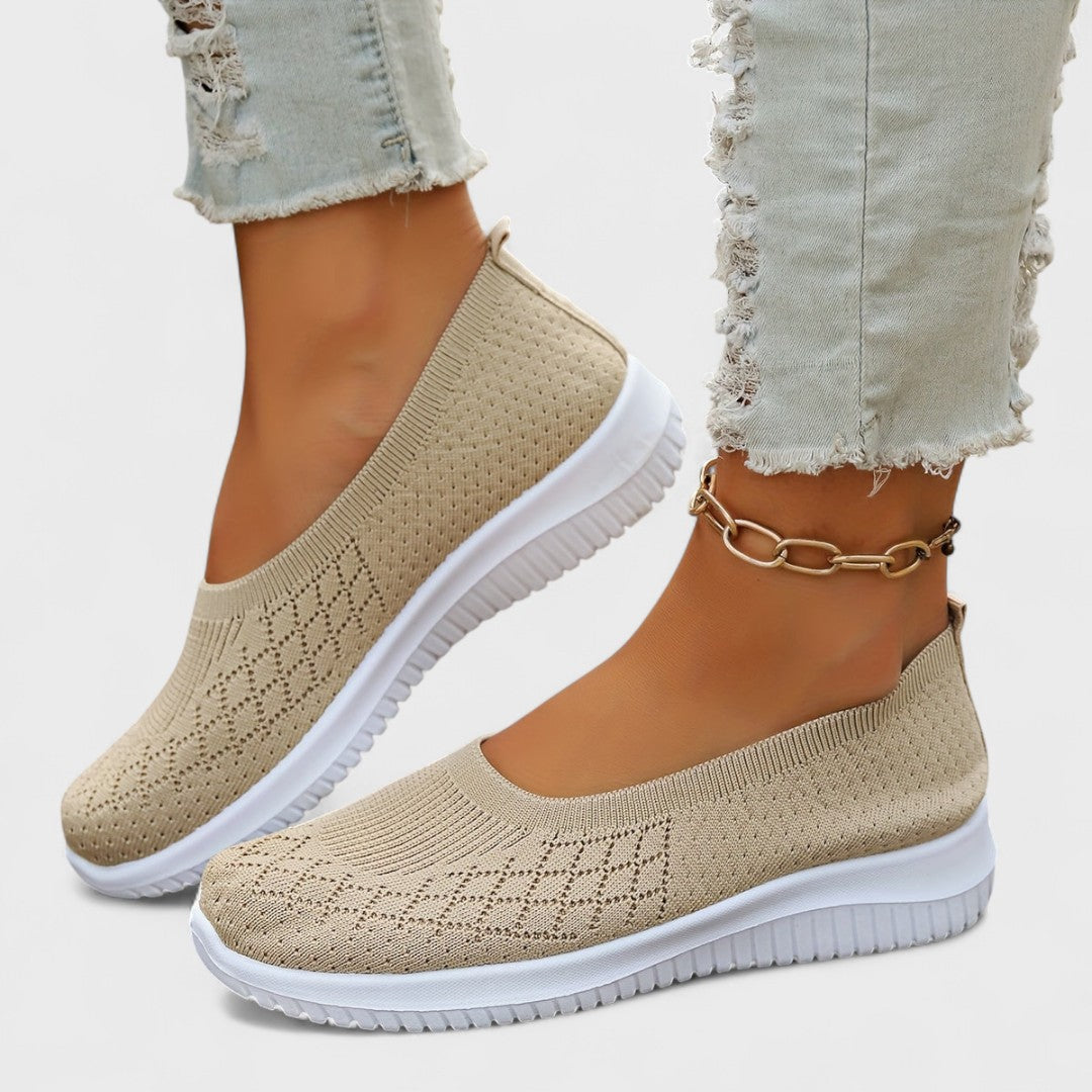 Renáta - Lightweight and breathable shoes