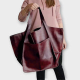 Spacious weekend bag